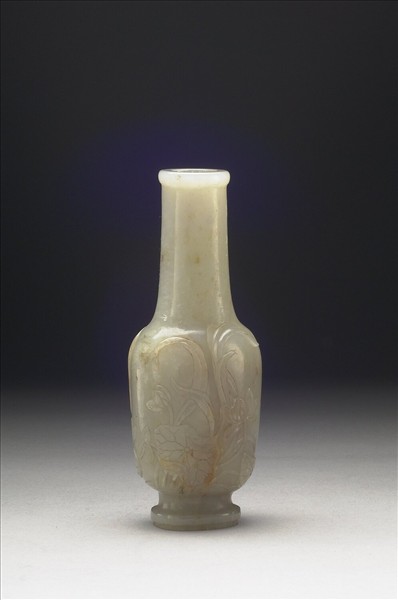 玉荷花紋瓶
