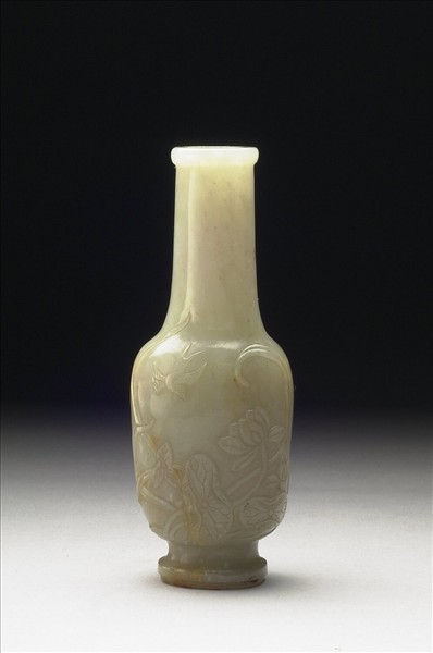 玉荷花紋瓶
