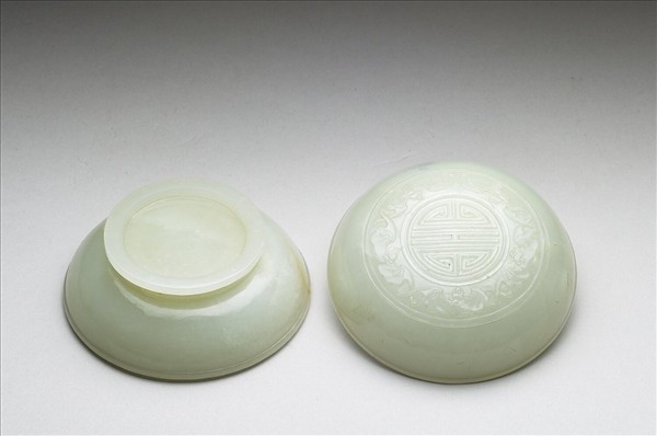 玉五福捧壽圓盒