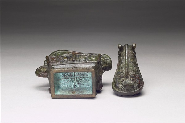 嵌金銀獸面紋觥