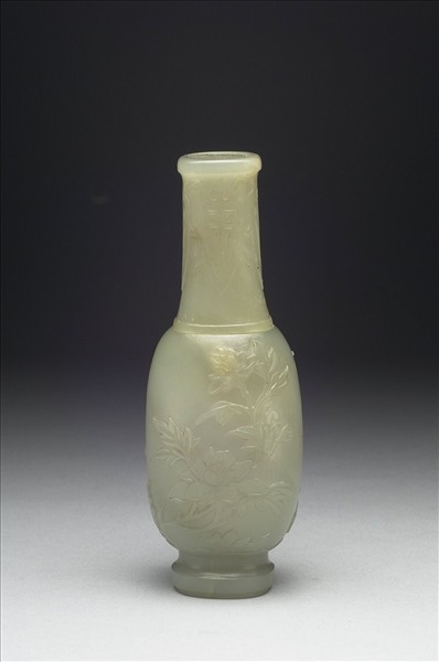 玉雕花瓶