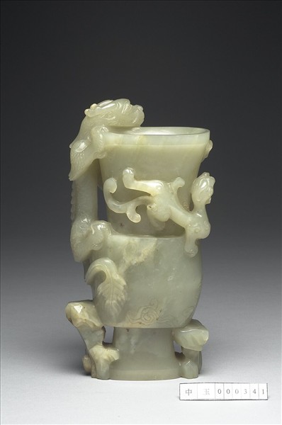 玉雙龍戲珠瓶