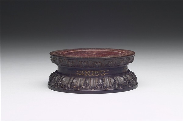 蓮花紋木座式盒