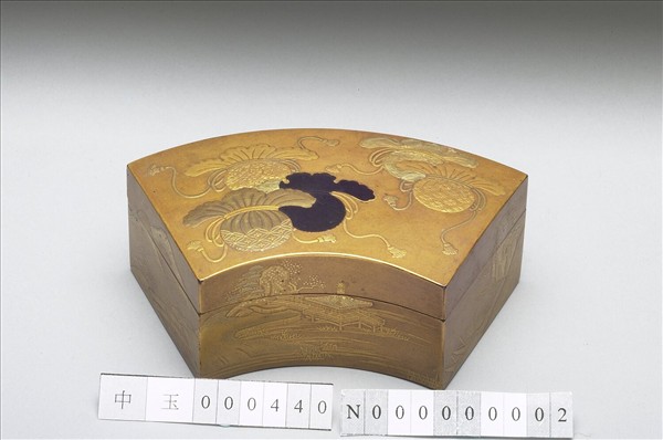 扇形蒔繪小漆盒