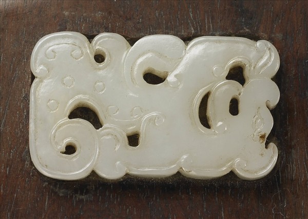 檀木嵌螭龍紋玉飾木盒