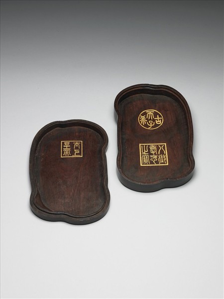 紫檀嵌雙螭紋玉環木盒