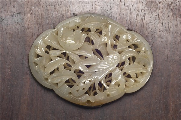 紫檀嵌花鳥紋玉飾木盒