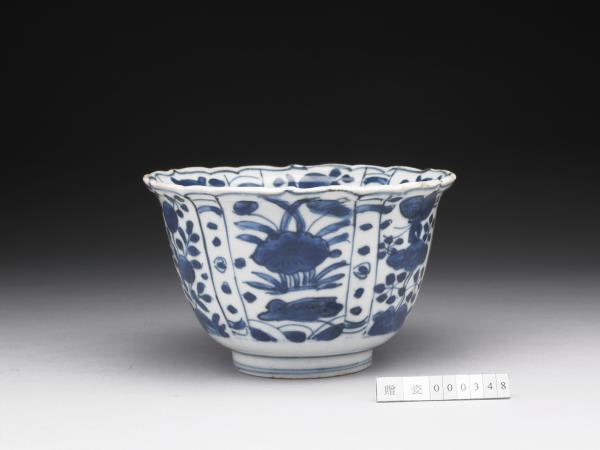 青花花卉紋碗