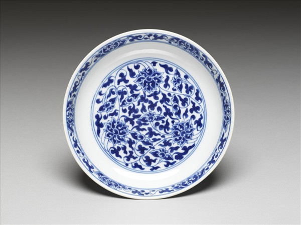 青花番蓮紋盤