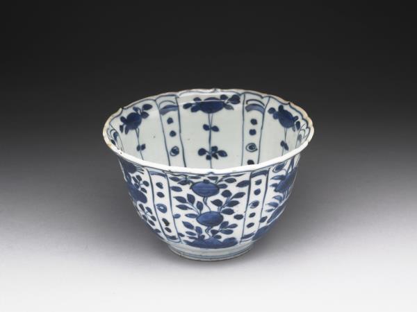 青花花卉紋碗