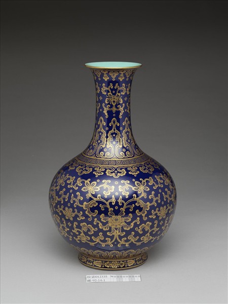 霽青地描金番蓮紋瓶