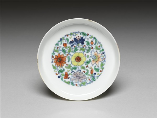鬥彩花卉紋碟
