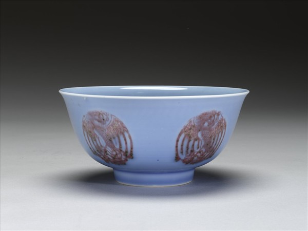 天藍釉紅彩團鳳紋碗