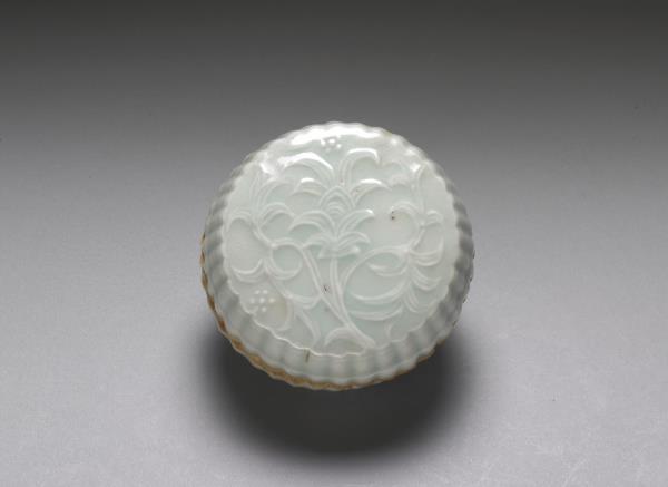 青白瓷植物紋印花盒（一對）