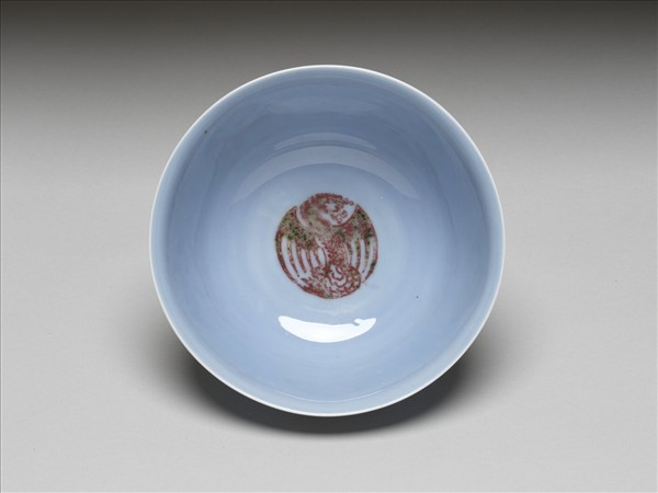 天藍釉紅彩團鳳紋碗
