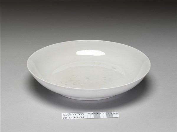 甜白釉盤