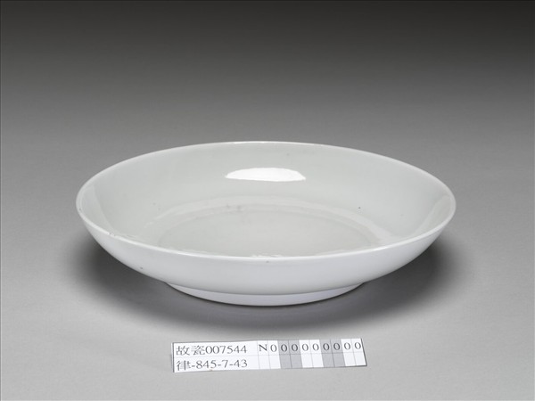 甜白釉盤