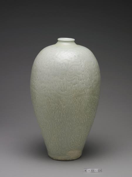 青白瓷雲紋梅瓶