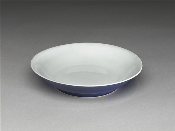 霽青釉白裡盤