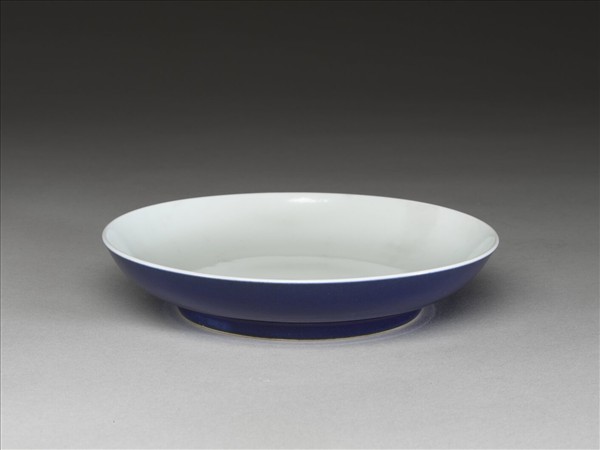 霽青釉白裡盤