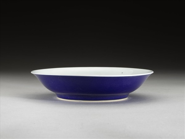 霽青釉白裡盤