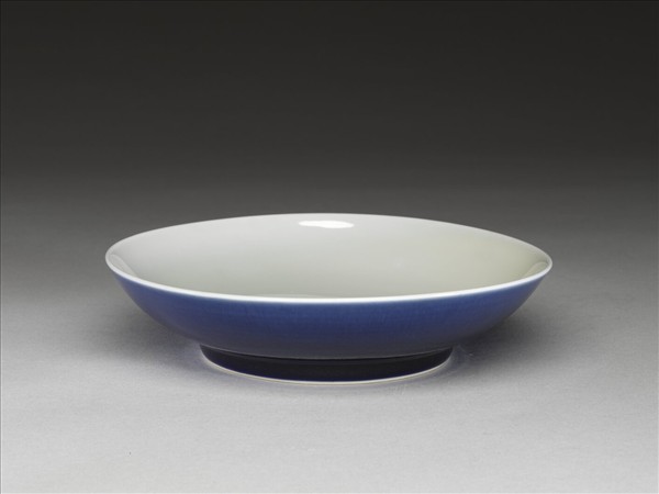 霽青釉白裡盤