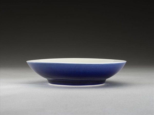 霽青釉白裡盤