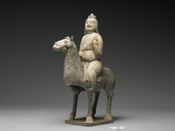 灰陶加彩陶騎士俑