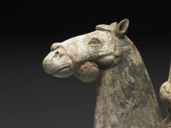 灰陶加彩陶騎士俑