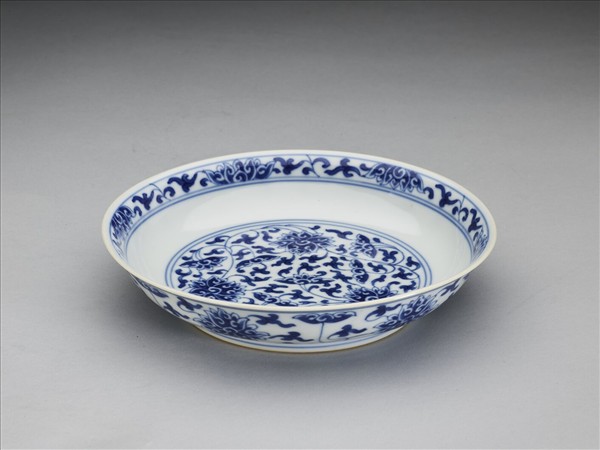 青花番蓮紋盤