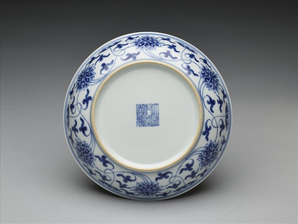 青花番蓮紋盤