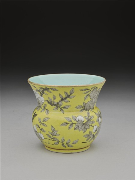 黃地灰彩牡丹紋渣斗