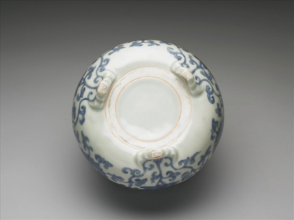 青花番蓮紋三足爐