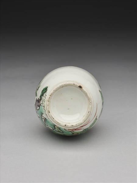 五彩花卉紋蒜頭瓶