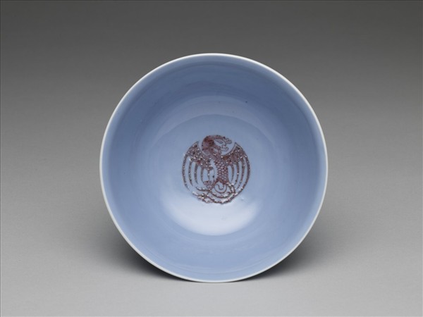 天藍釉紅彩團鳳紋碗