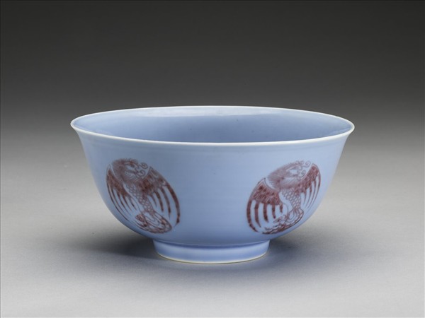 天藍釉紅彩團鳳紋碗