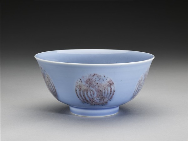 天藍釉紅彩團鳳紋碗