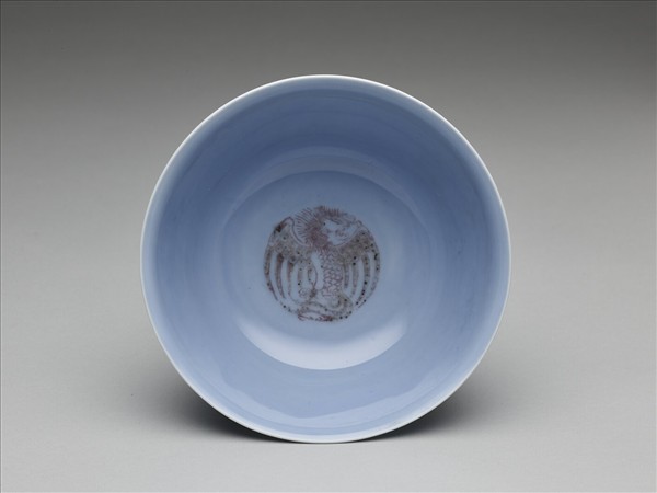 天藍釉紅彩團鳳紋碗