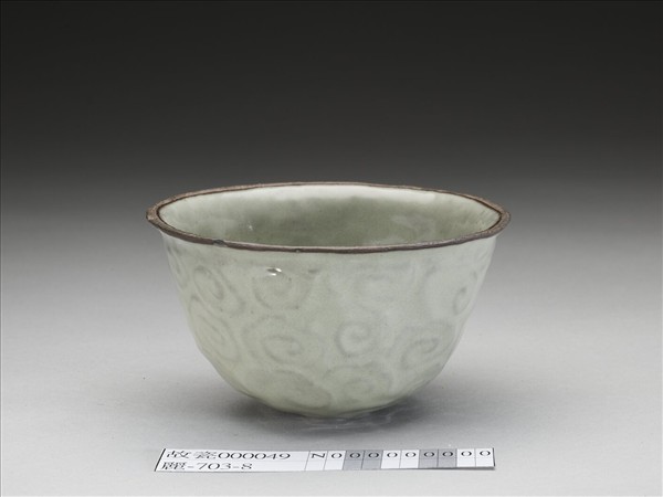 官窯 青瓷雲紋器蓋