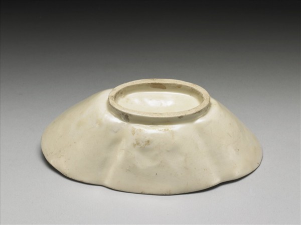 定窯 白瓷印花魚紋杯