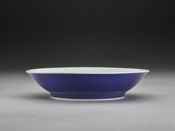 霽青釉白裡盤