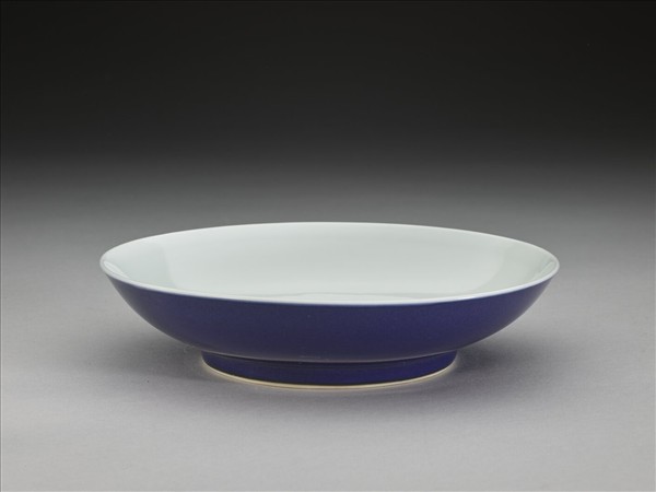 霽青釉白裡盤