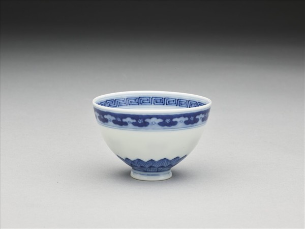 青花蓮瓣紋碗