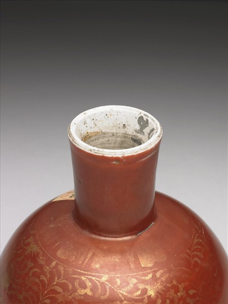 青花紅地描金花卉紋高足碗