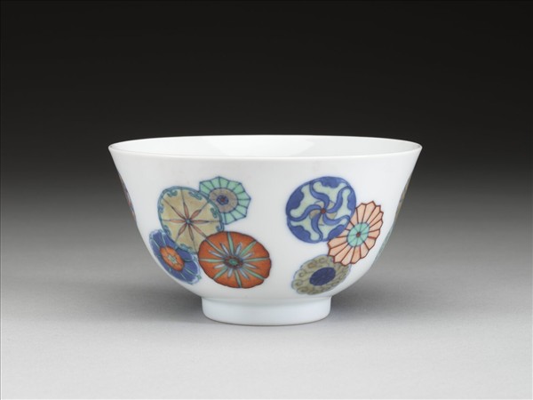 鬥彩團花紋碗
