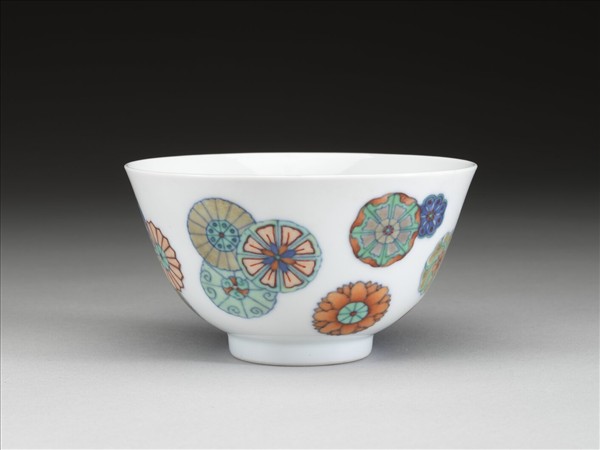 鬥彩團花紋碗