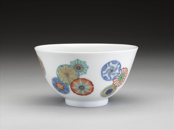 鬥彩團花紋碗