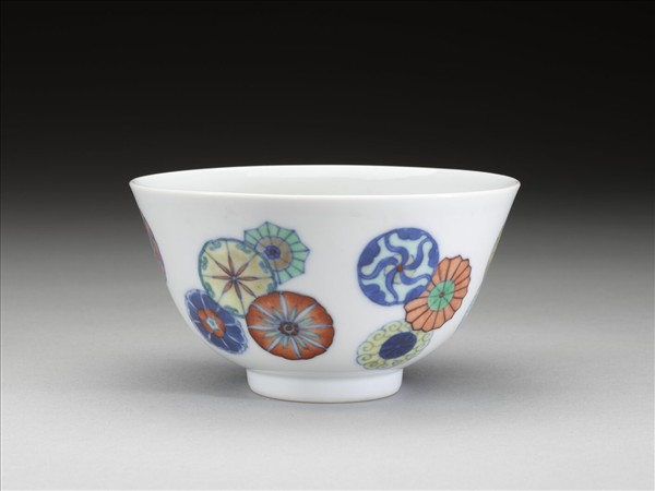 鬥彩團花紋碗