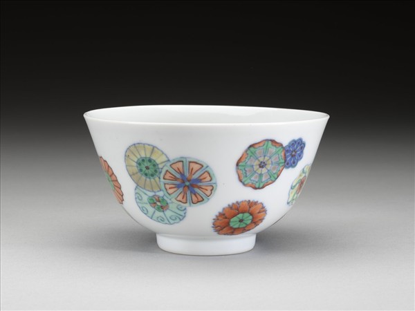 鬥彩團花紋碗