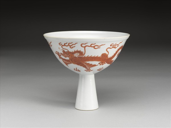 描紅雙龍戲珠紋高足碗